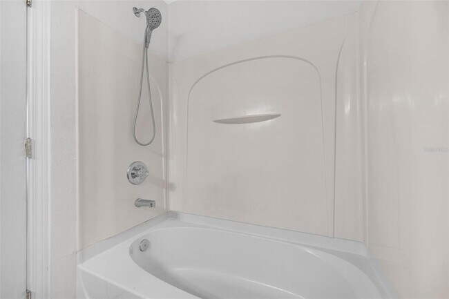 Building Photo - 6928 Hawthorne Trace Ln