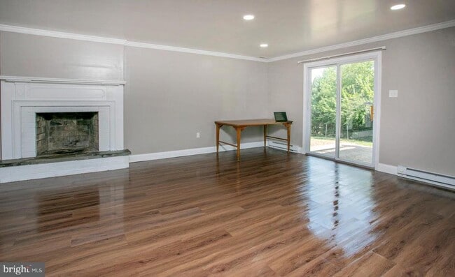 Building Photo - 825 Belvoir Rd