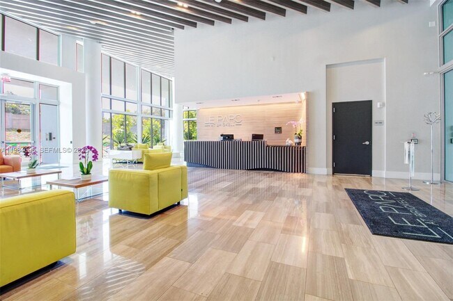 Building Photo - 1600 SW 1st Ave