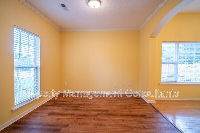 Building Photo - 216 Horseshoe Bend N