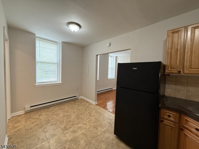 Building Photo - 39 Glenridge Ave