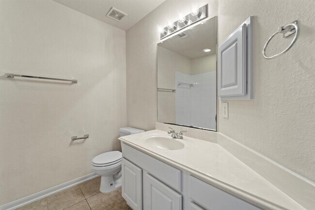 Building Photo - 9518 Denfield Ln