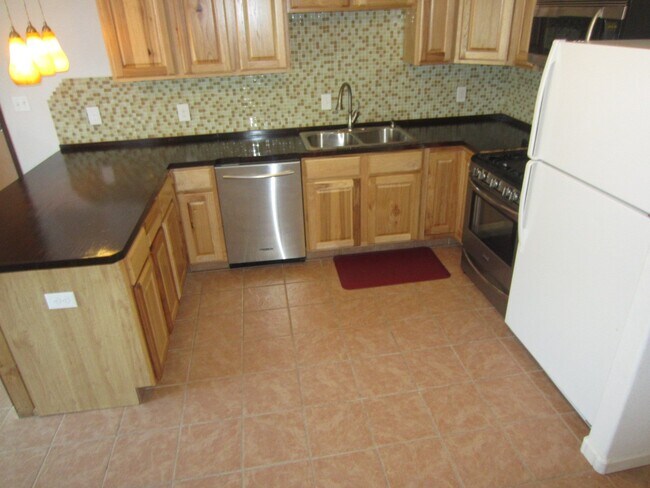 Building Photo - 2020 Salt Dr