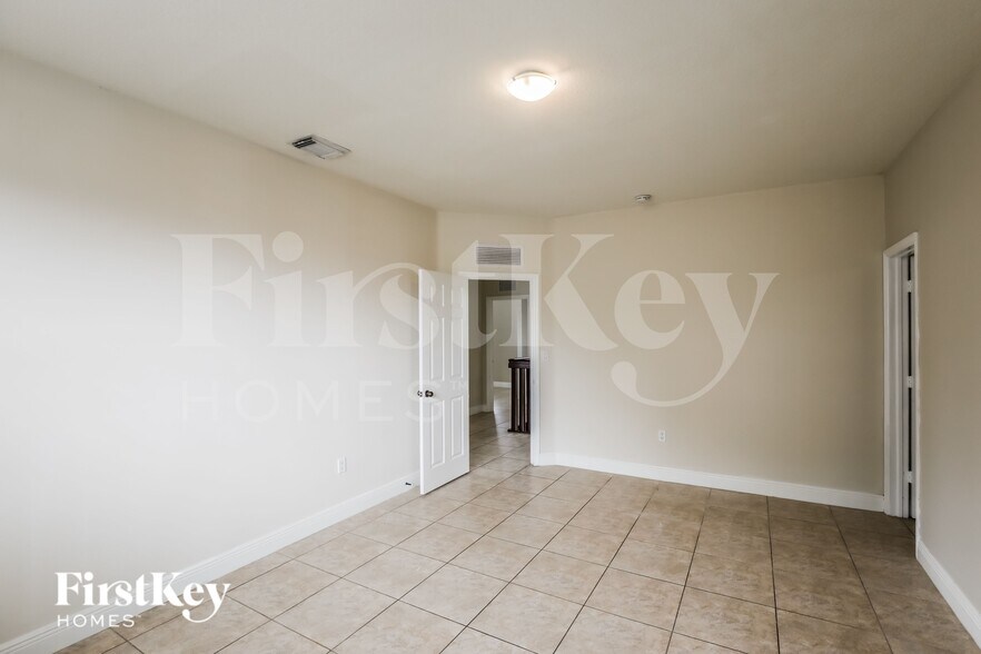 Building Photo - 20365 SW 129th Ave