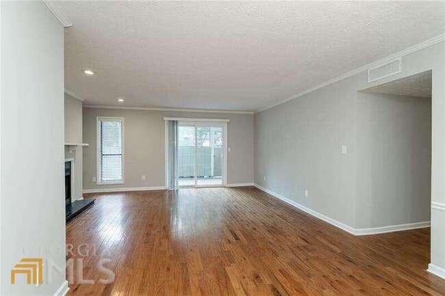 Building Photo - 306 Wynnes Ridge Cir SE