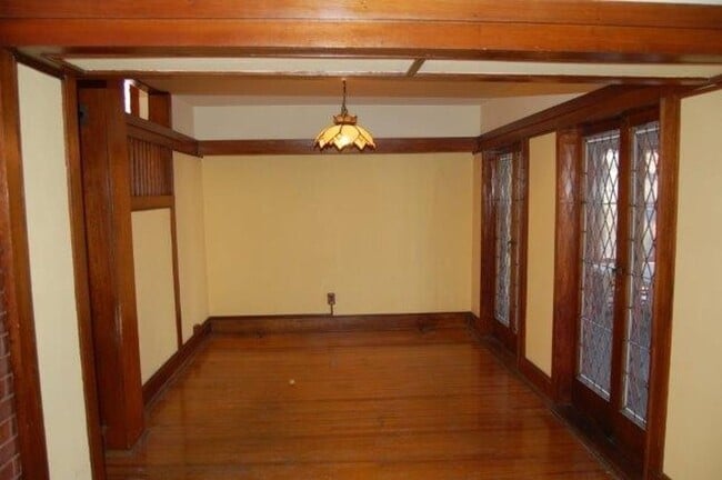 Building Photo - The Lamp House - 4 Br., 3 Bath Home  Available 8/15/2026-Month to Month