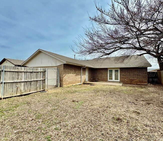 Building Photo - 605 NW 138th St