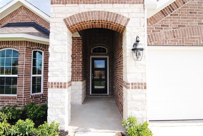 Building Photo - 30111 Twisting Springs Dr