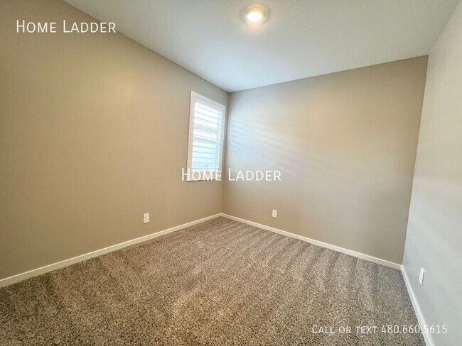 Building Photo - 41645 W Driftwood Ln