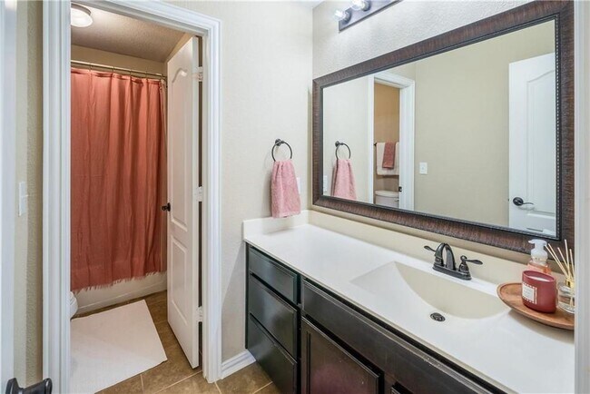 Building Photo - 273 Everglade Dr