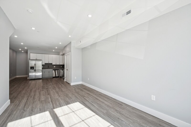 Building Photo - 707 W Cumberland St