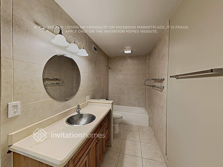 Building Photo - 7789 Courtyard Run W