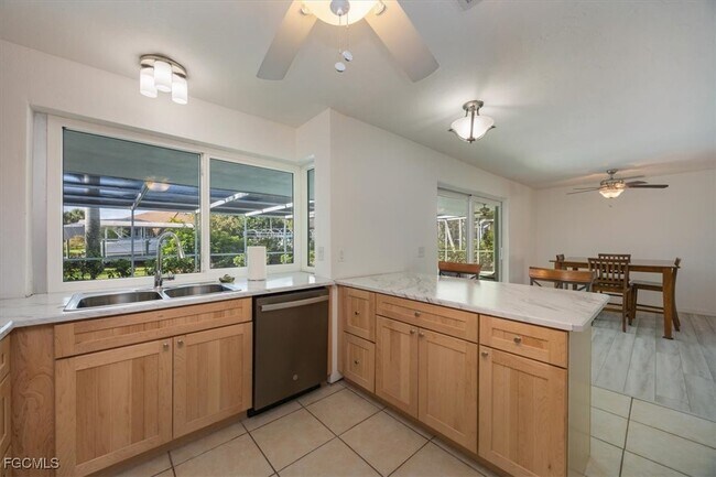 Building Photo - 2032 Coral Point Dr