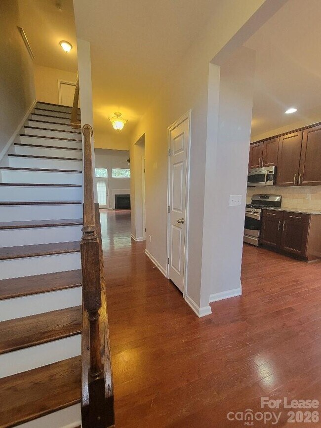 Building Photo - 2339 Whitford Ln