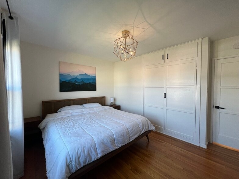 Building Photo - 5506 W 123rd St