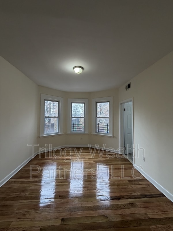 Building Photo - 58 S 13th St