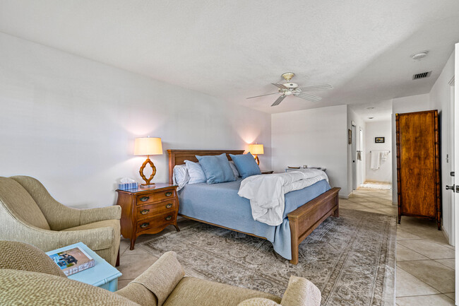 Building Photo - 10762 SE Burgee Ct
