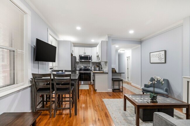 Building Photo - 32 Reedsdale St