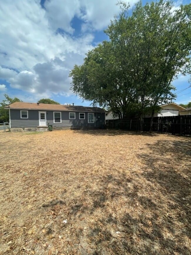 Building Photo - 1342 N 64th St