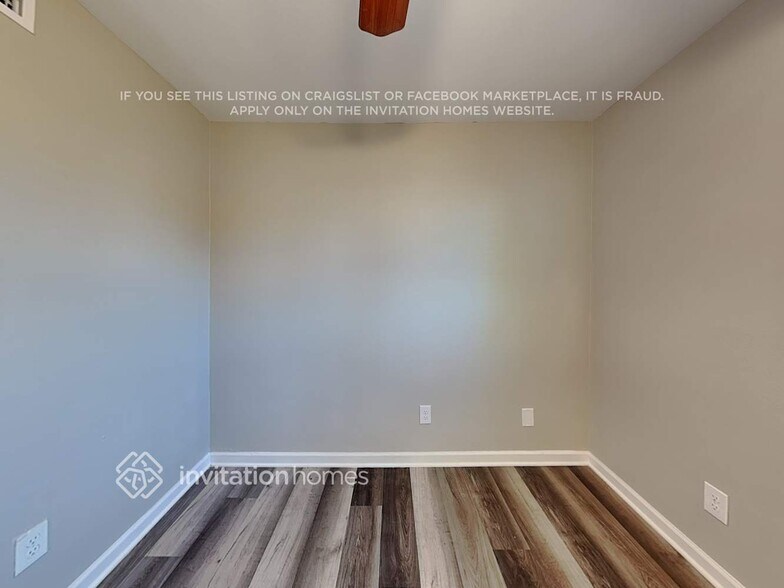 Building Photo - 7443 E Crescent Cir