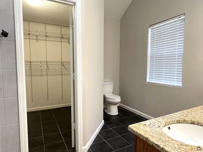 Building Photo - 536 Loblolly Ln