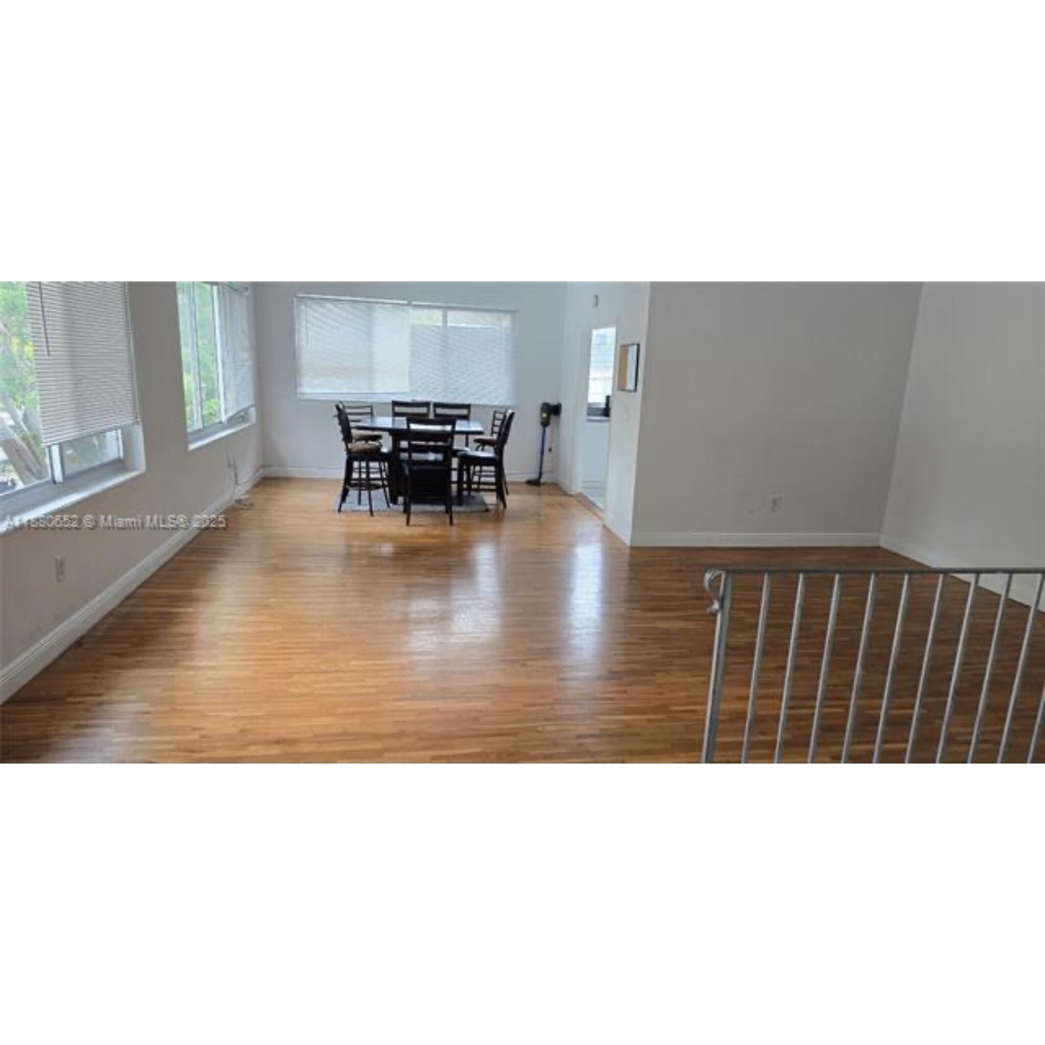 Building Photo - 3915 Ponce de Leon Blvd