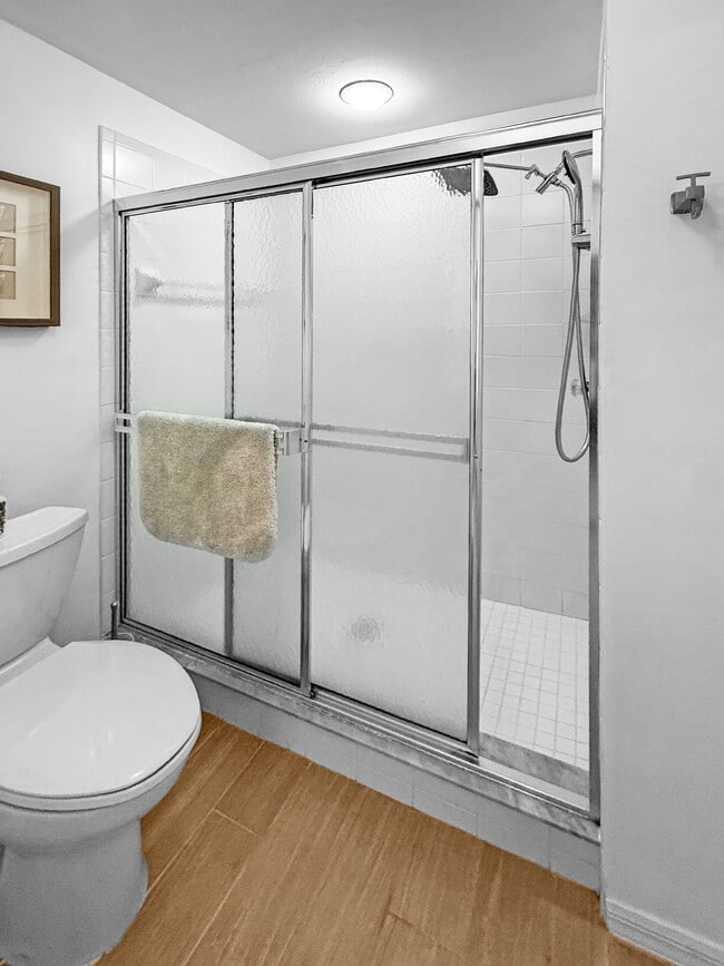 Building Photo - 14980 Vista View Way