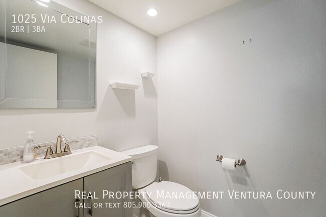 Building Photo - 1025 Via Colinas