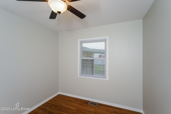 Building Photo - 634 Overdale Dr