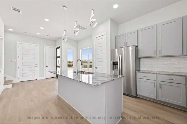 Building Photo - 10719 Mason Rd