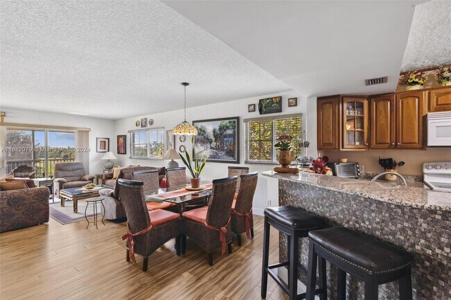 Building Photo - 900 SW 125th Way