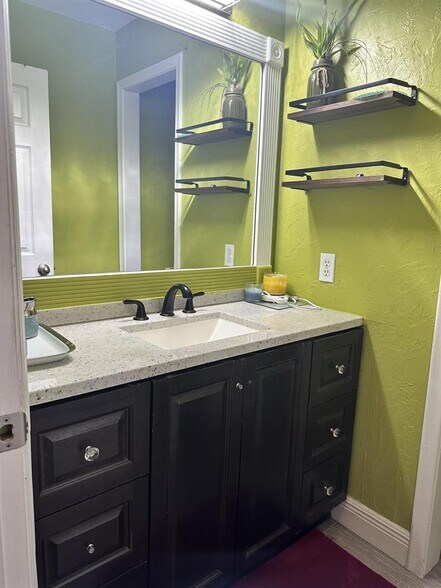 Building Photo - 12737 Westhampton Cir