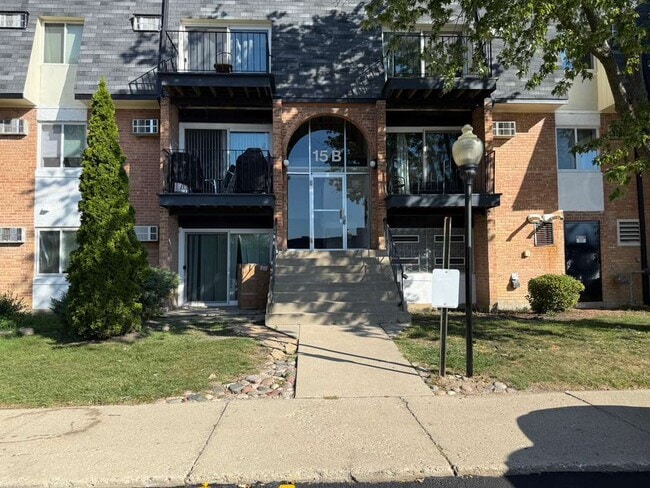 Primary Photo - 15B E Dundee Quarter Dr