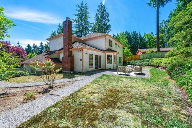 Building Photo - 4 bedroom in Bellevue WA 98008