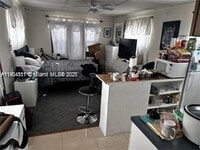 Building Photo - 602 SW 8th Ave