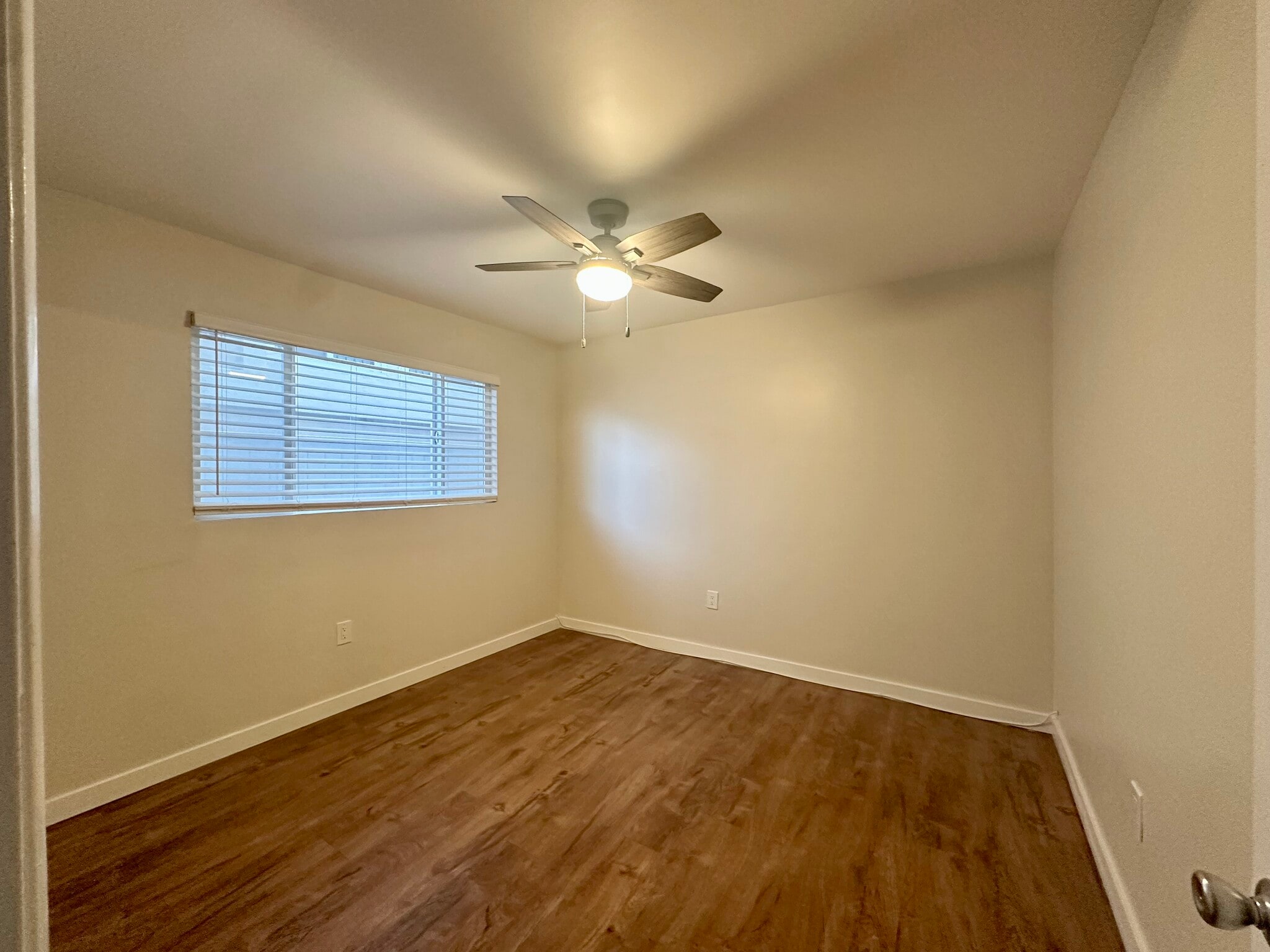 Bedroom #1 - 1538 Loma Dr