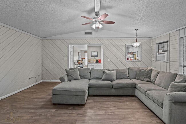 Building Photo - 5520 Knollcrest Dr