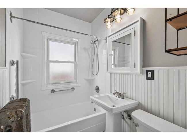 Building Photo - 3606 12th Ave S