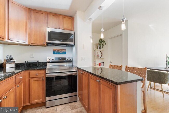 Building Photo - 1325 18th St NW