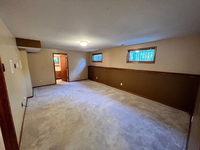 Building Photo - Great Home in Tatarrax Hills Neighborhood ...
