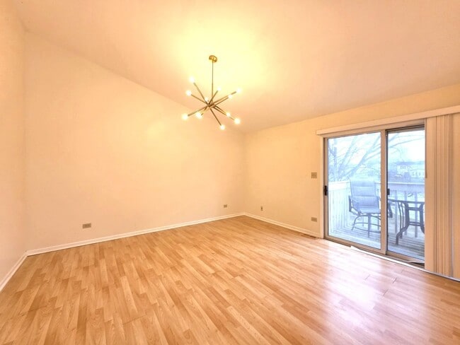 Building Photo - 1376 Longacre Ln