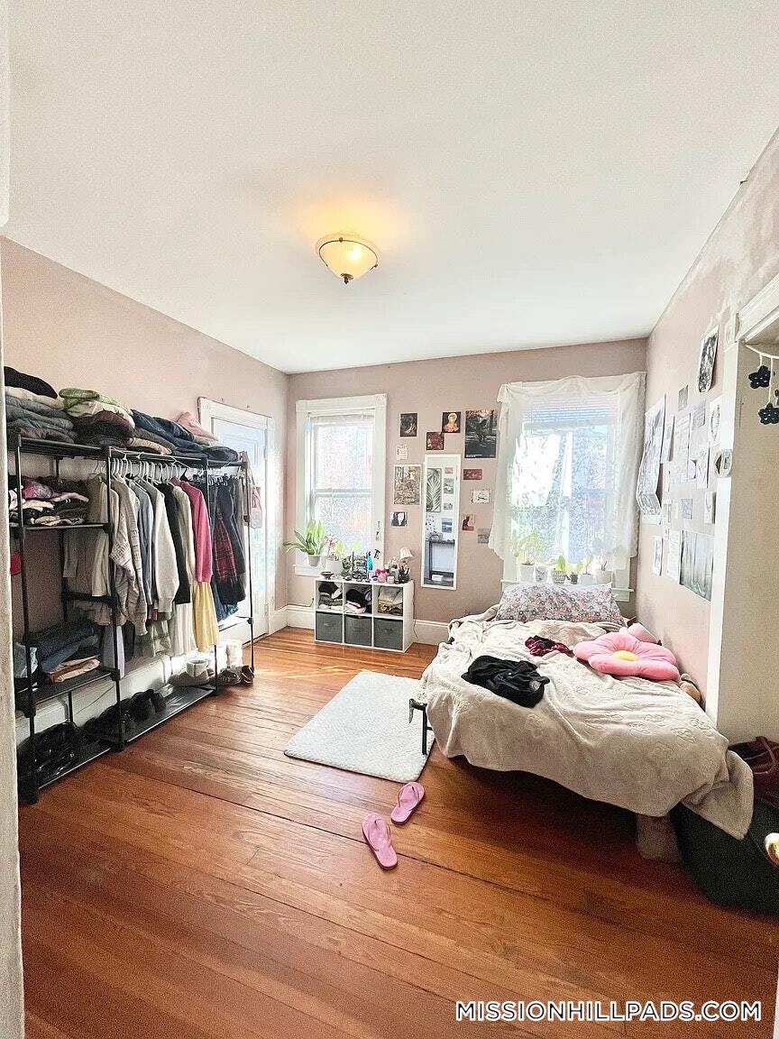 Building Photo - 83 Wensley St