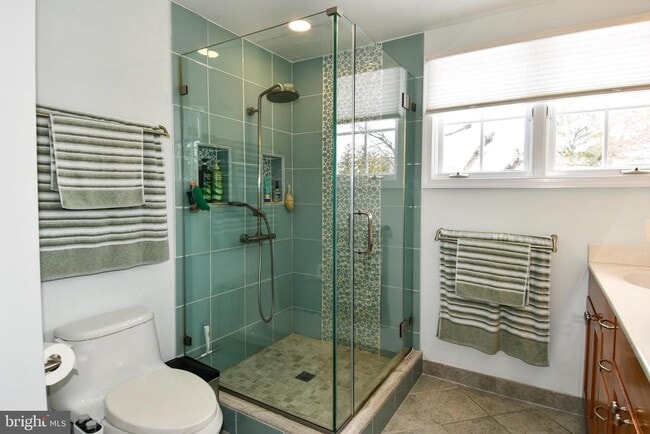 Building Photo - 854 N Liberty St