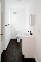 Building Photo - 516 S 8th St