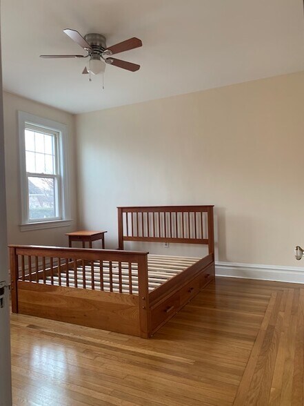 Building Photo - 131 Fountain St