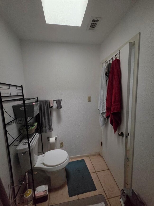 Building Photo - 8716 Clearbrook Trail