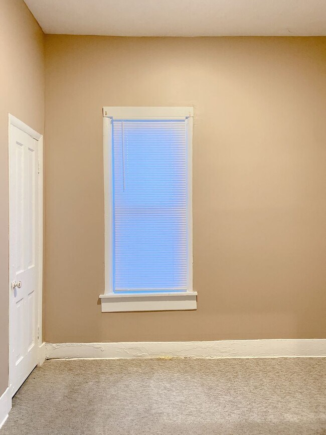 Building Photo - ZIGZAG, LLC:[TRAN][ZIGZAC][KT][CAG] 1942 S 16 ST