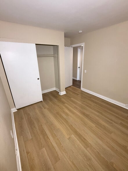 Primary Photo - 9645 St George St