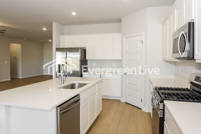 Building Photo - 107 Ashby Pond Dr