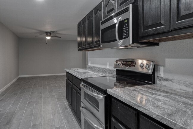 Building Photo - 100 Crestline Dr